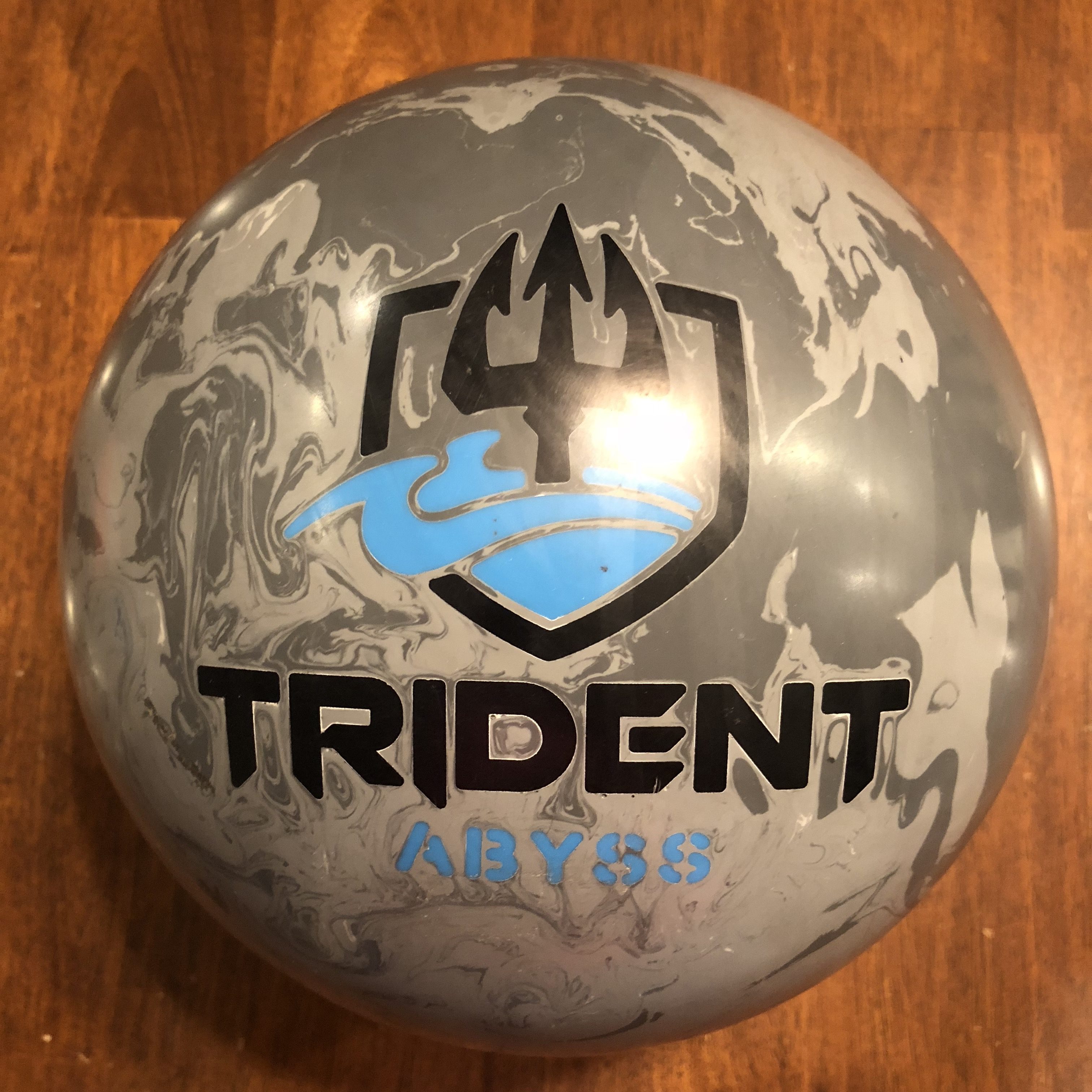 Motiv Trident Abyss Bowling Ball Gray 15 